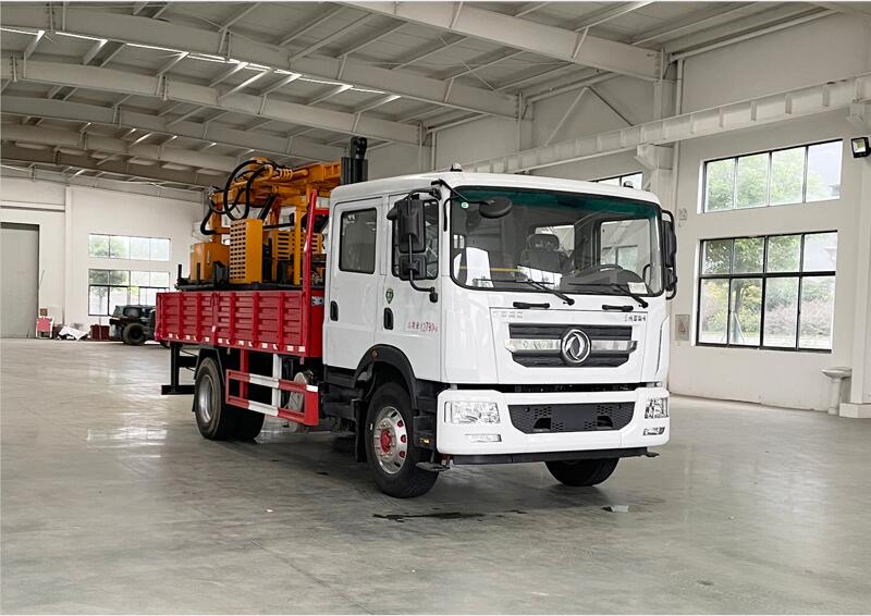CLW5130TZJ6型钻机车图片
