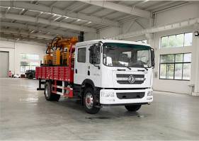 程力威牌CLW5130TZJ6钻机车