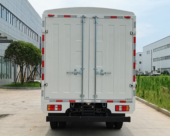 江鈴牌JX5043CCYTGE26倉(cāng)柵式運(yùn)輸車(chē)公告圖片