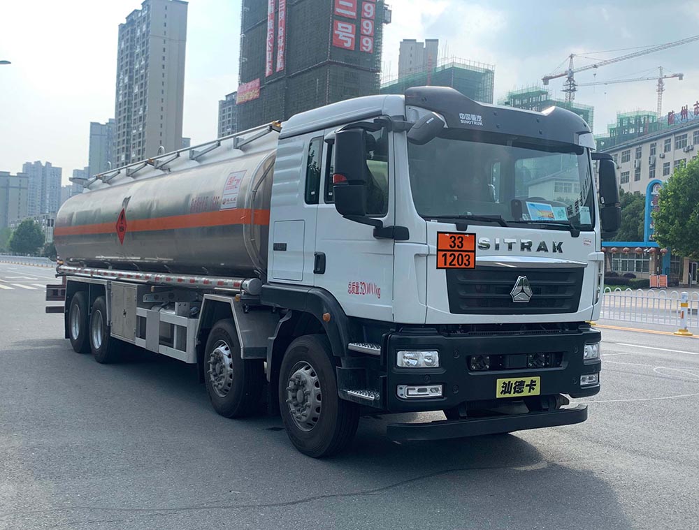 楚飞牌CLQ5325GYY6ZZA铝合金运油车