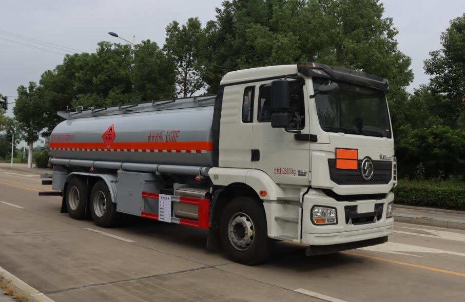 HLW5261GRYS6型易燃液体罐式运输车图片