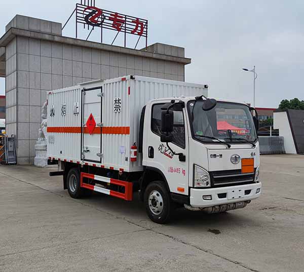 专力牌ZLC5040XRQC6易燃气体厢式运输车