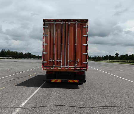 解放牌CA5120XXYP62K1L4E6廂式運輸車公告圖片