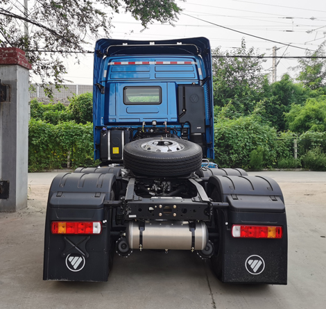 BJ4259Y6DHL-38 欧曼牌579马力后双桥,后八轮柴油国六半挂牵引车图片