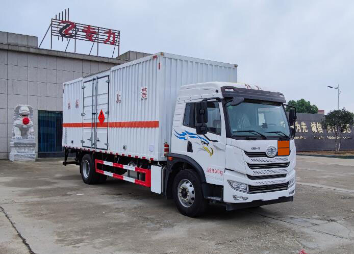 专力牌ZLC5185XRQC6易燃气体厢式运输车