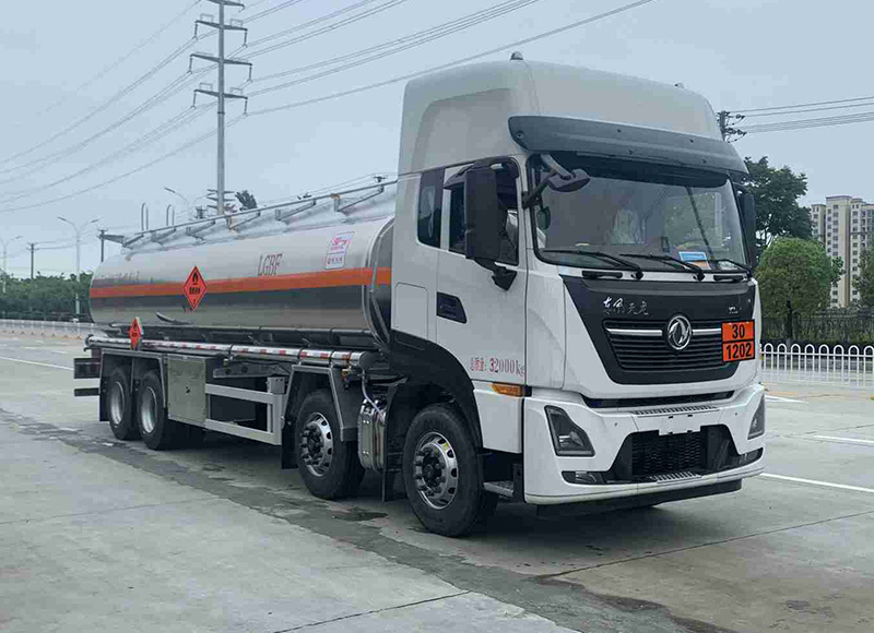 楚飞牌CLQ5325GYY6DA铝合金运油车