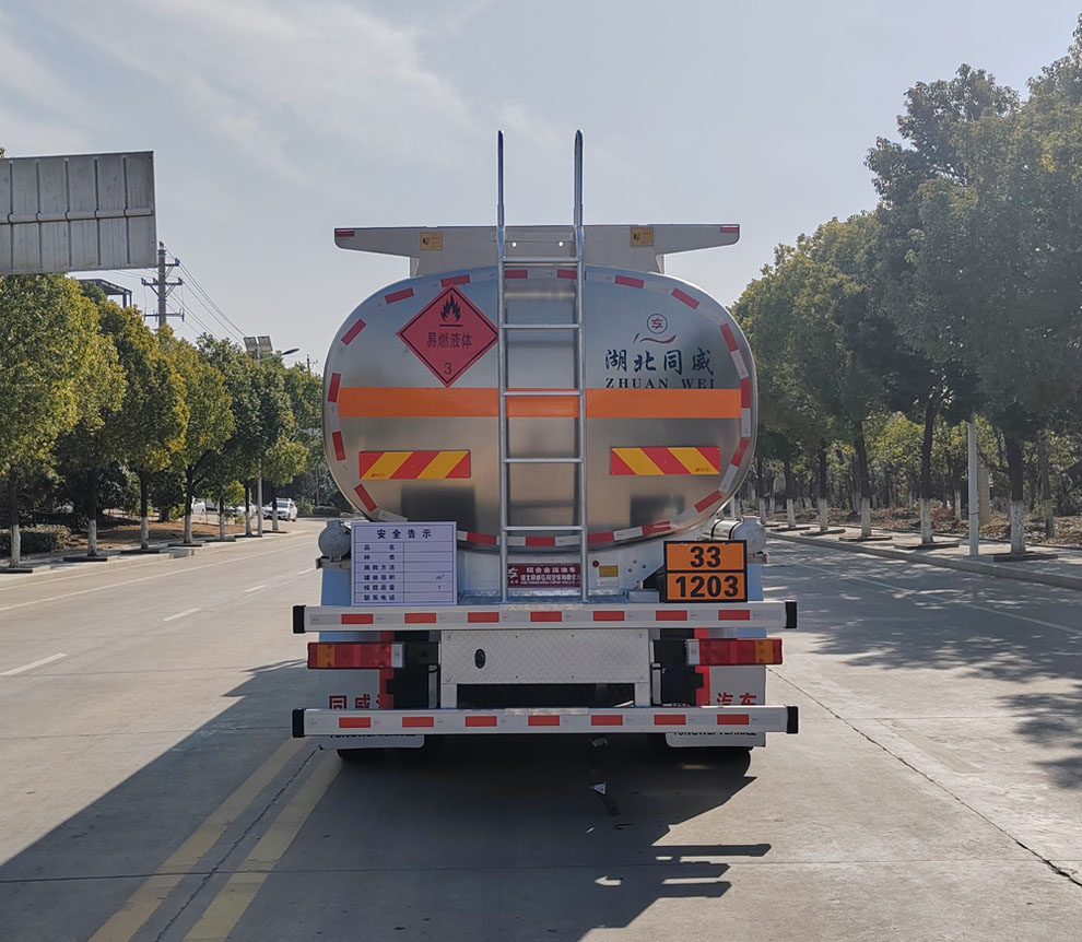 專威牌HTW5268GYYLEC6鋁合金運(yùn)油車公告圖片