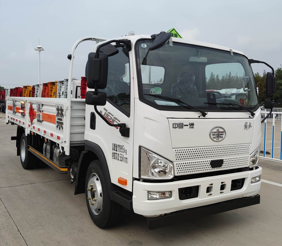 解放牌CA5120TQPP40K59L4E6A84气瓶运输车