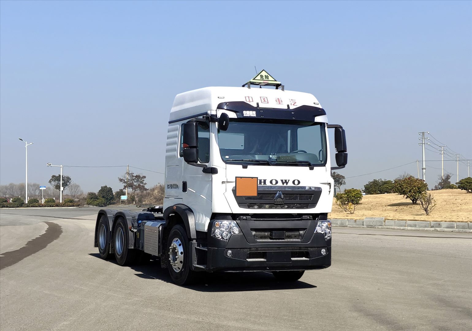 豪沃牌 505马力 危险品牵引汽车(ZZ4257V324GF1W1)