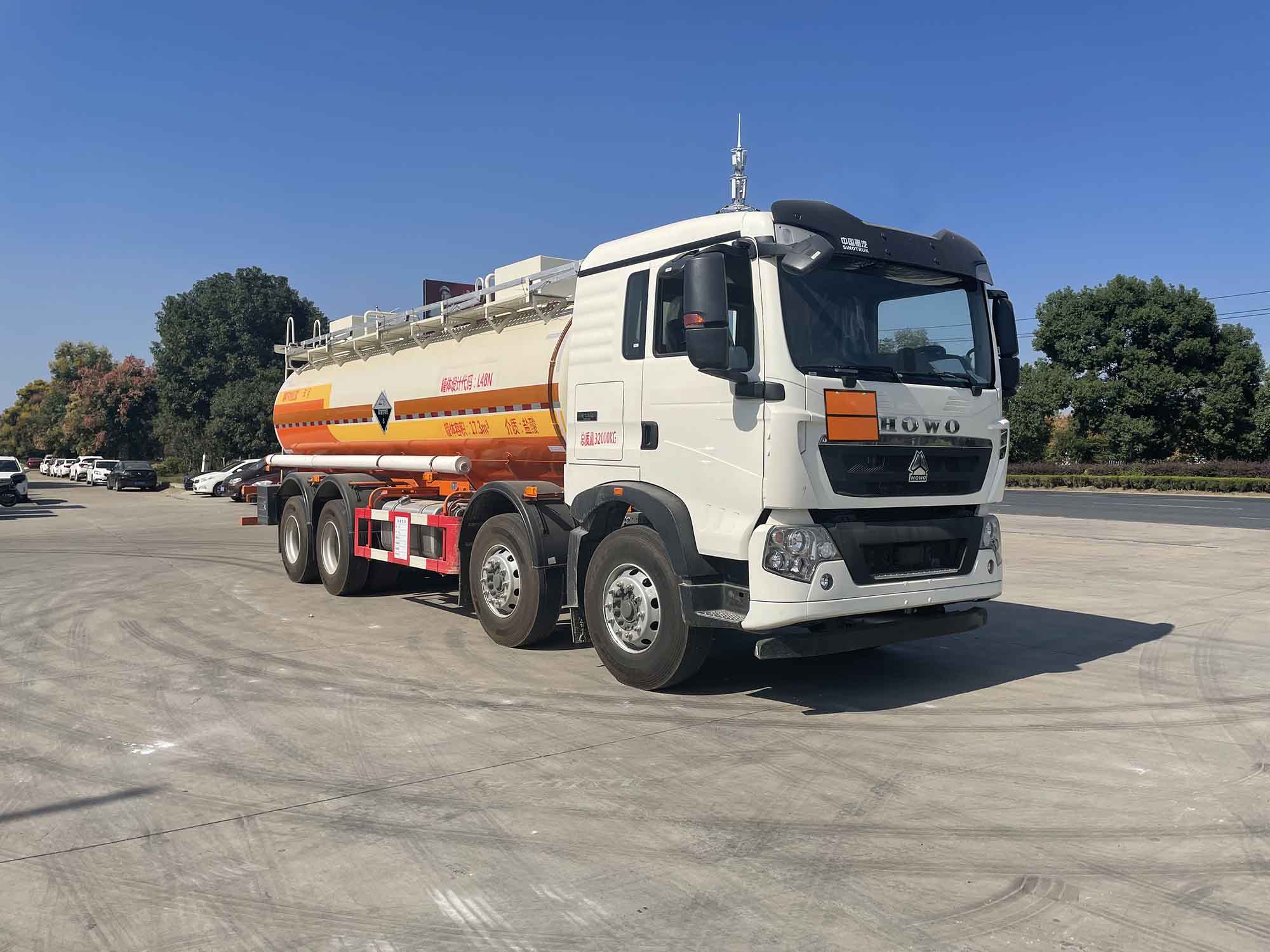 华威驰乐牌SGZ5322GFWZZ6T5腐蚀性物品罐式运输车