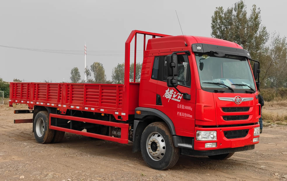 解放牌 230马力 载货汽车(CA1168PK62L7E6A85)