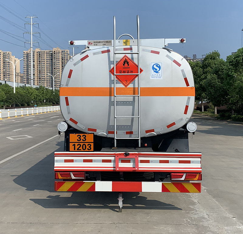 楚飛牌CLQ5265GYY6SX運(yùn)油車公告圖片