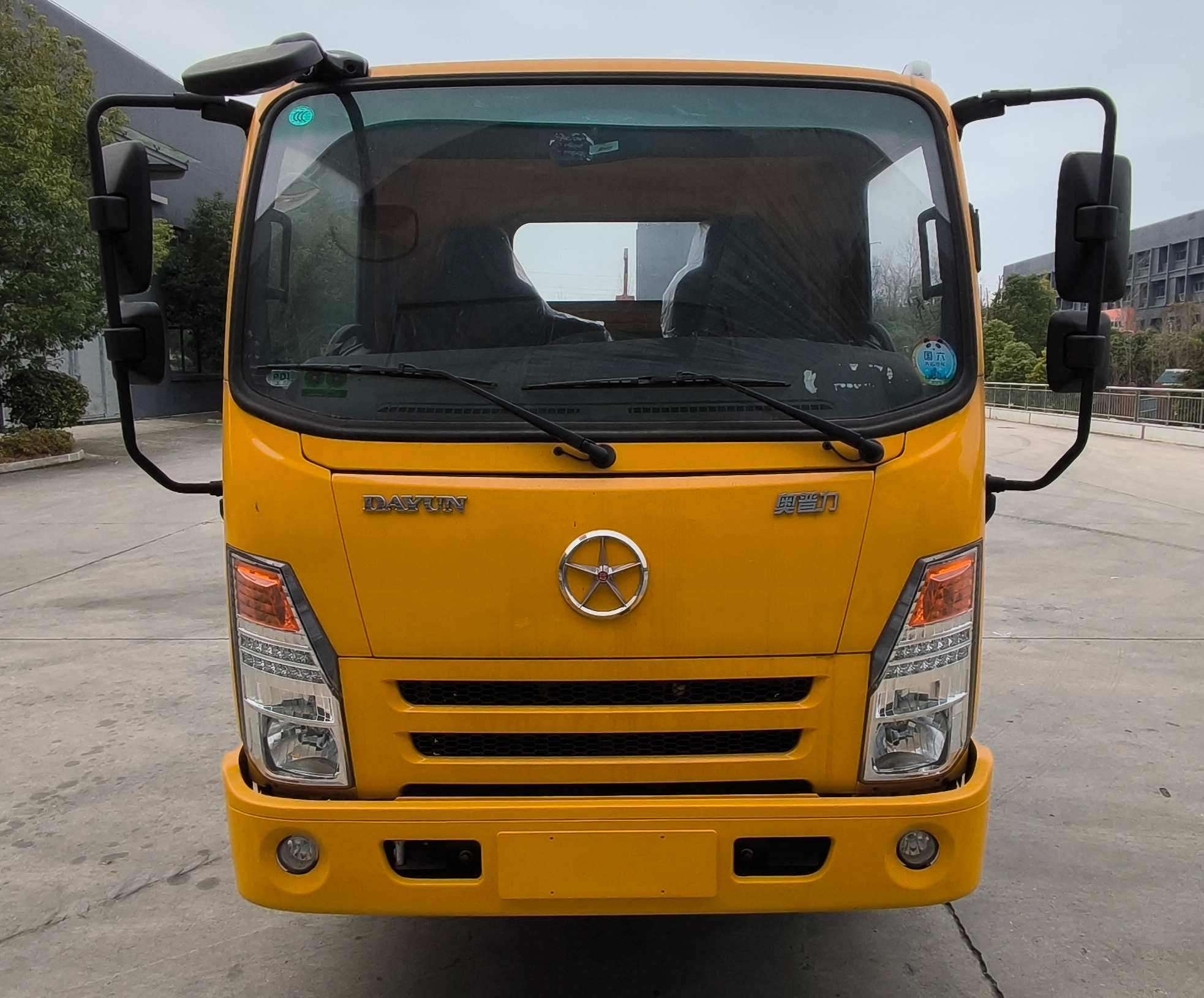 程力威牌CLW5041ZXXCG6車廂可卸式垃圾車公告圖片