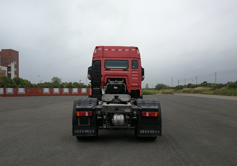 ZZ4187N361GF11 豪沃牌350马力单桥柴油国六牵引汽车图片