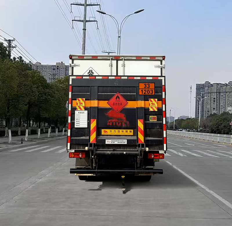 楚飛牌CLQ5121XRY6E易燃液體廂式運輸車公告圖片