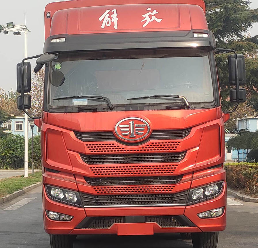 解放牌CA5310CCQP2K2L7T4E6A80畜禽运输车公告图片