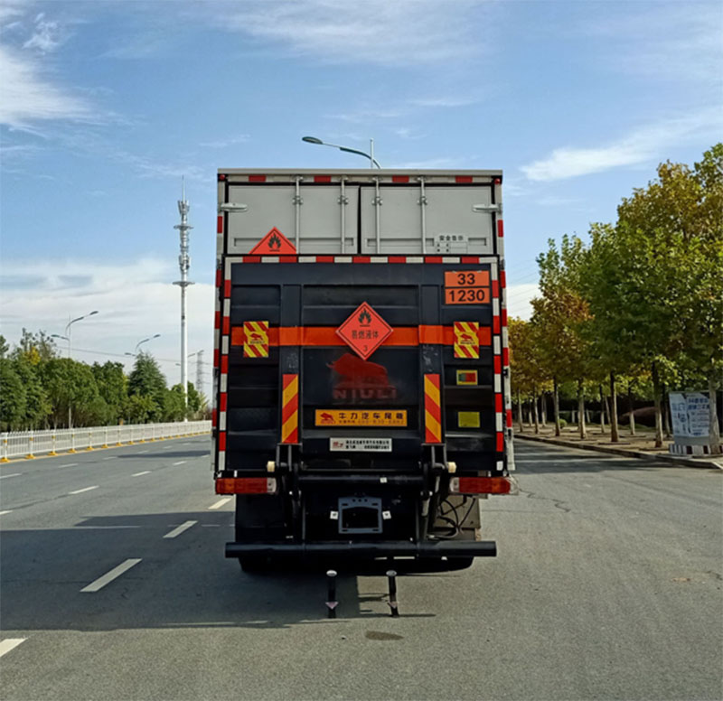楚飛牌CLQ5180XRY6BJ易燃液體廂式運輸車公告圖片