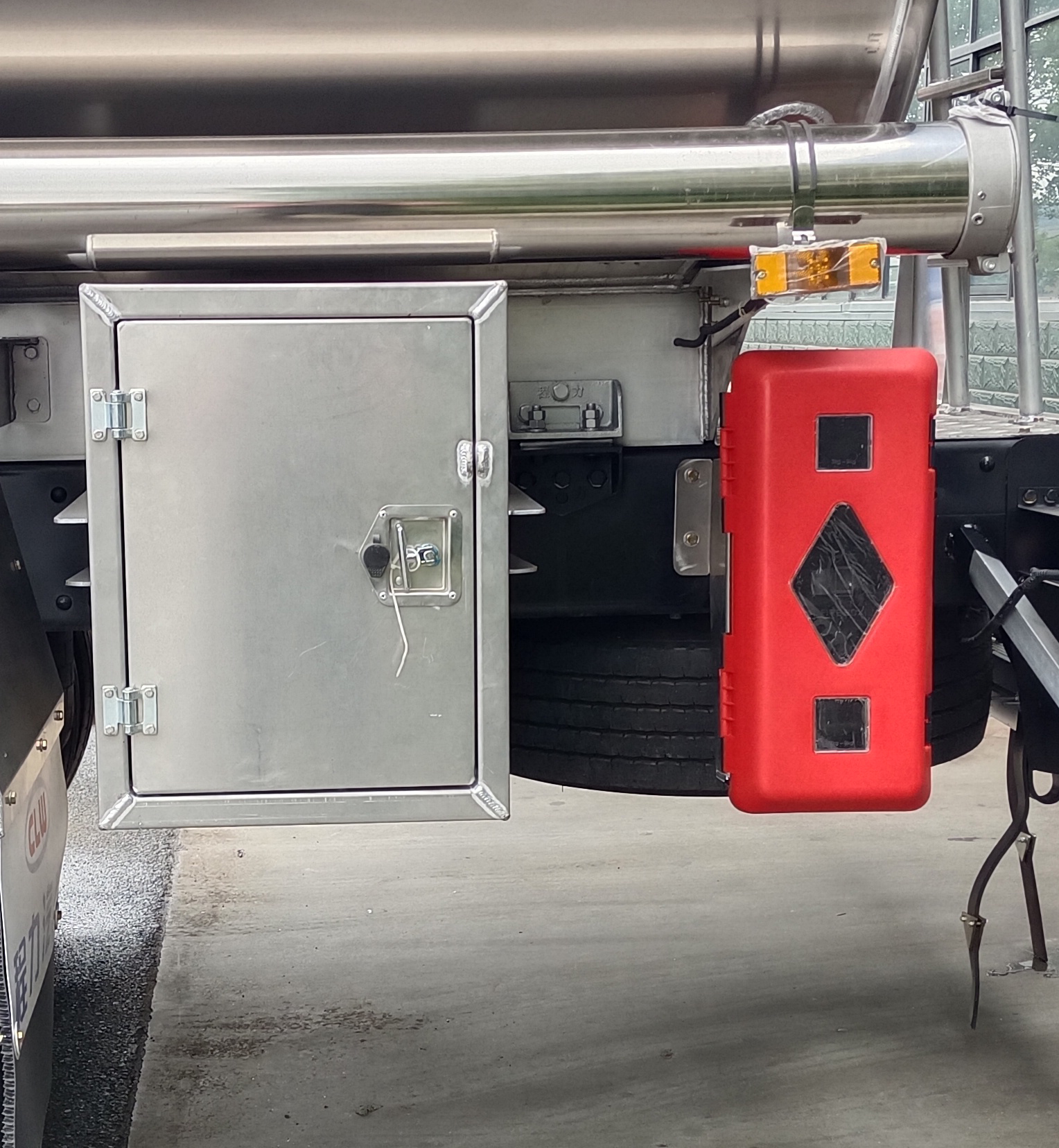 程力牌CL5322GYYLD6鋁合金運(yùn)油車公告圖片