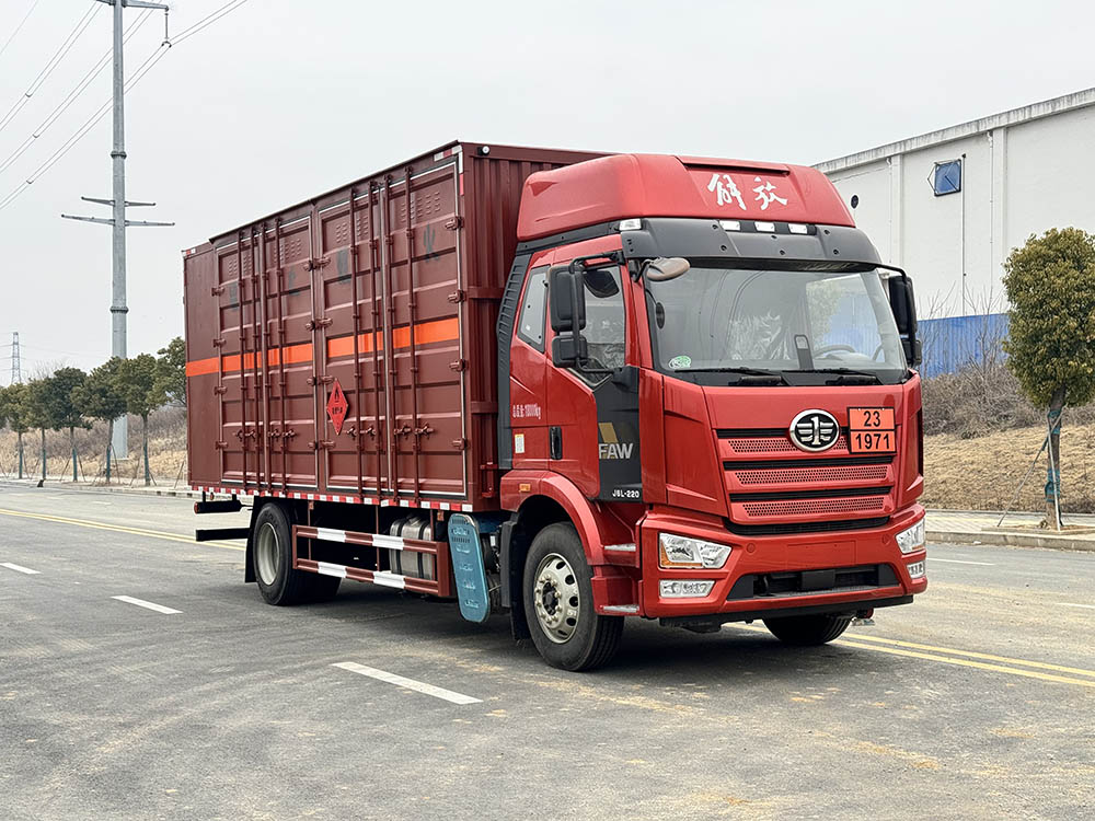 丰霸牌STD5188XRQCA6易燃气体厢式运输车