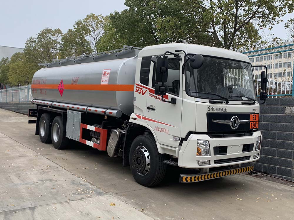楚飞牌CLQ5260GYY6GW运油车