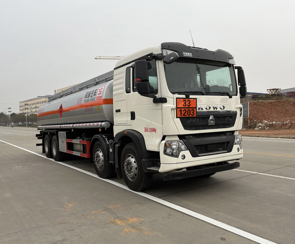 专威牌HTW5320GYYZZQ6运油车