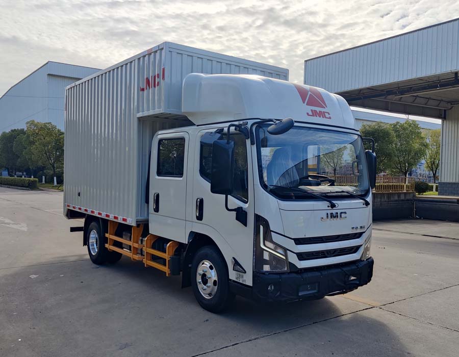 江铃牌JX5044XXYTSGA26厢式运输车