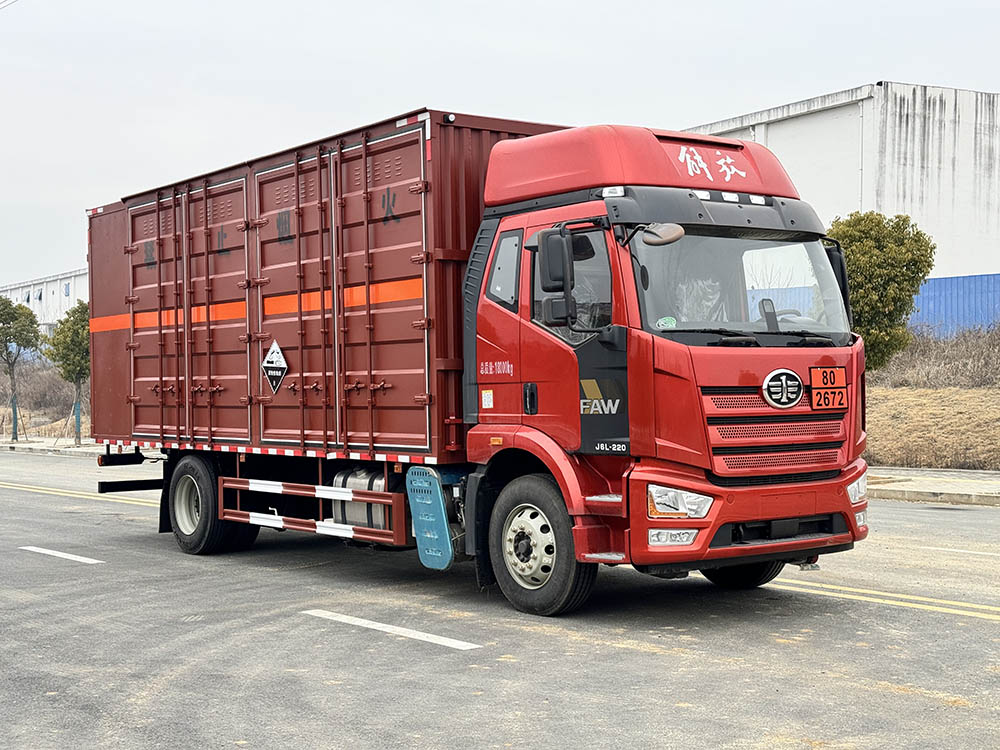 STD5188XFWCA6型腐蚀性物品厢式运输车图片