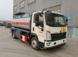 运油车