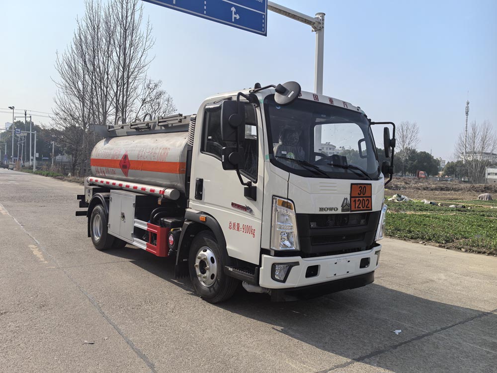 SCS5090GJYZZ6型加油车图片