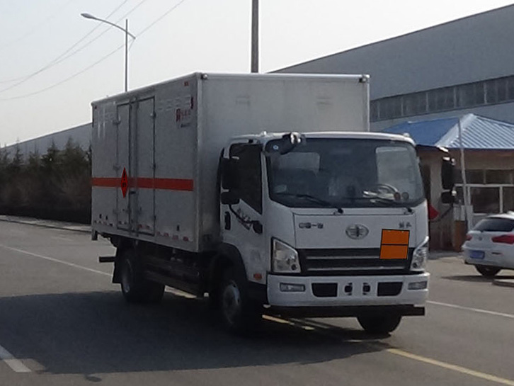 鸿星达牌SJR5121XRQ-6易燃气体厢式运输车
