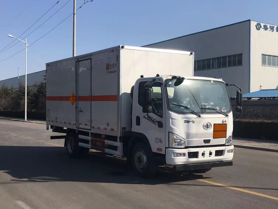鸿星达牌SJR5121XQY-6CA爆破器材运输车