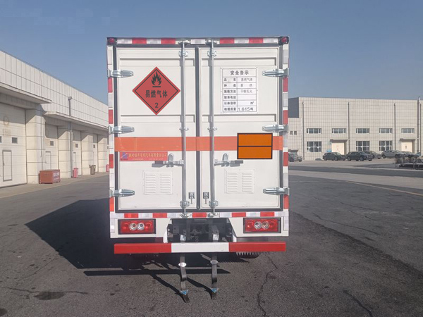 陸平機器牌LPC5040XRQB6易燃氣體廂式運輸車公告圖片