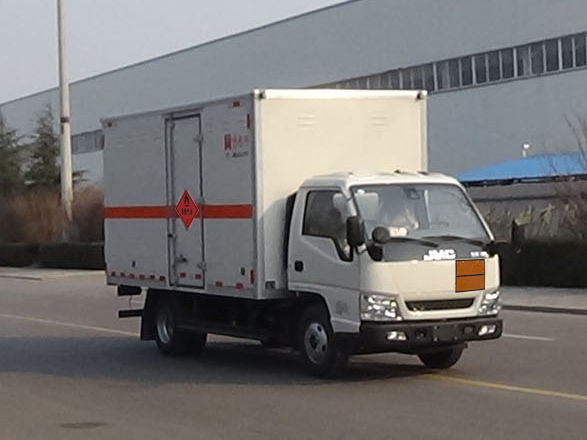 鸿星达牌SJR5045XRQ-6易燃气体厢式运输车