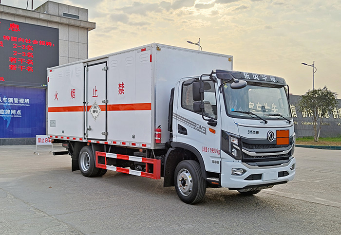 专力牌ZLC5126XDQE6毒性气体厢式运输车