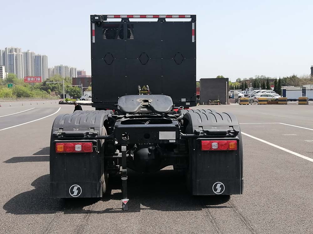 SX4257XF4C1SEV 陕汽牌558马力后双桥,后八轮纯电动换电式纯电动牵引汽车图片