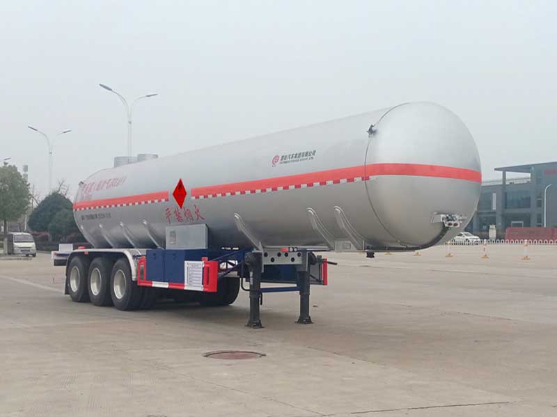 楚胜牌12.4米29.6吨3轴液化气体运输半挂车(CSC9401GYQ)