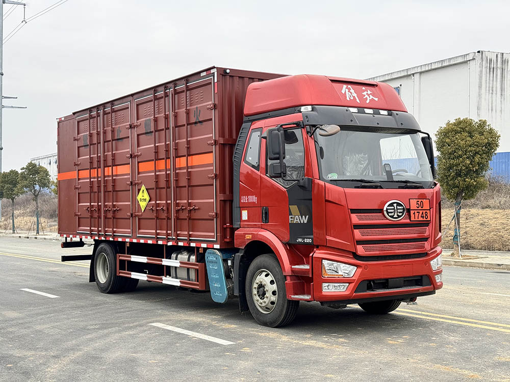 丰霸牌STD5188XYWCA6氧化性物品厢式运输车
