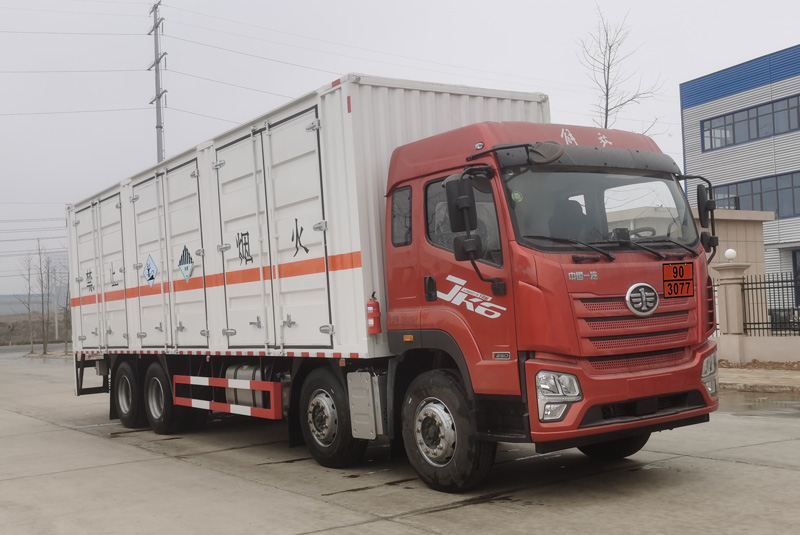大力牌DLQ5321XZWCA6杂项危险物品厢式运输车