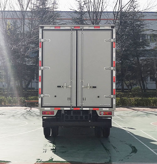 福田牌BJ5045XXY9ABA-32廂式運(yùn)輸車公告圖片