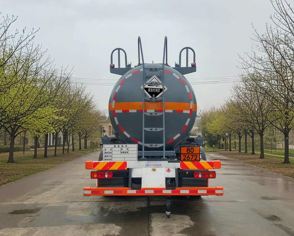 東駒牌LDW5263GFWD6A腐蝕性物品罐式運(yùn)輸車公告圖片