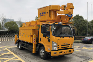 高空作业车