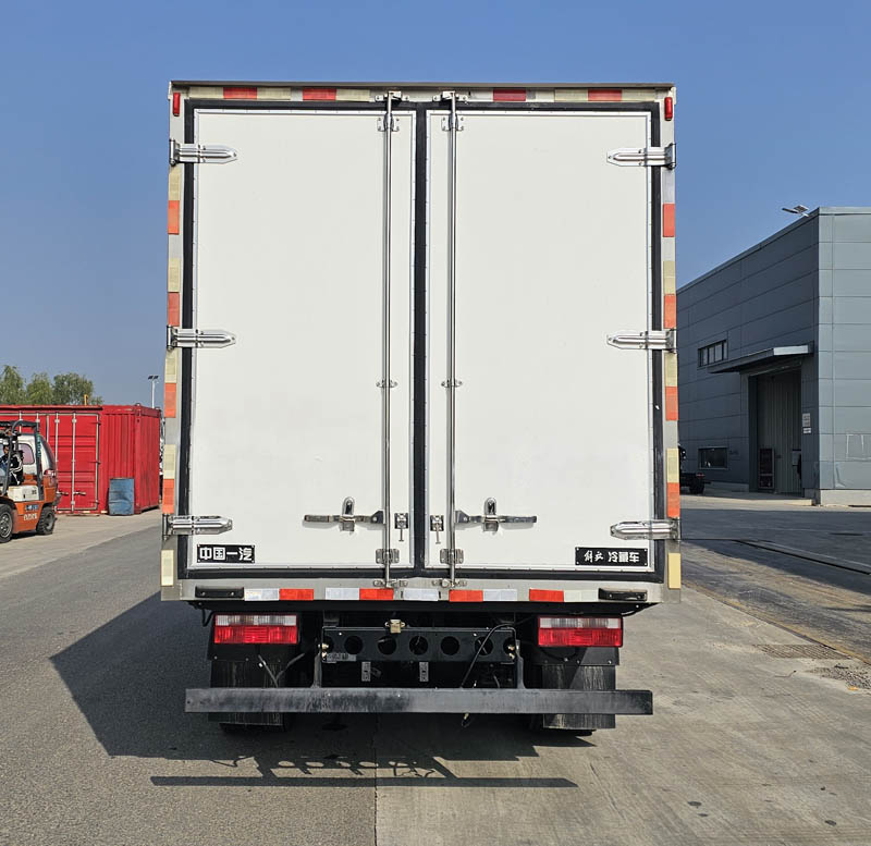 解放牌CA5049XLCP40K41L2E6A84冷藏車(chē)公告圖片