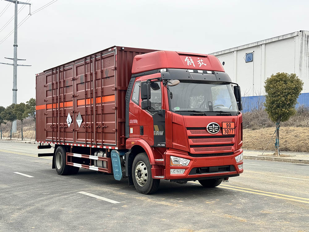 丰霸牌STD5188XZWCA6杂项危险物品厢式运输车