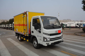 爆破器材运输车