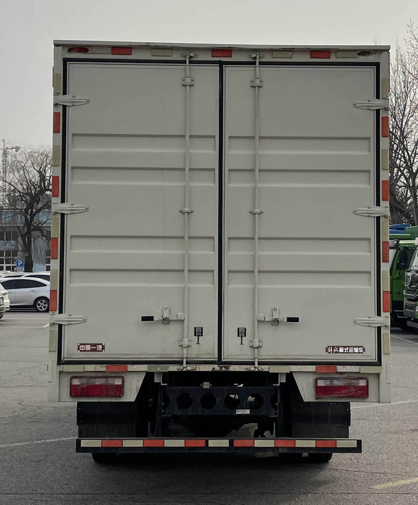 解放牌CA5102XXYP40K62L4E6A84廂式運(yùn)輸車(chē)公告圖片