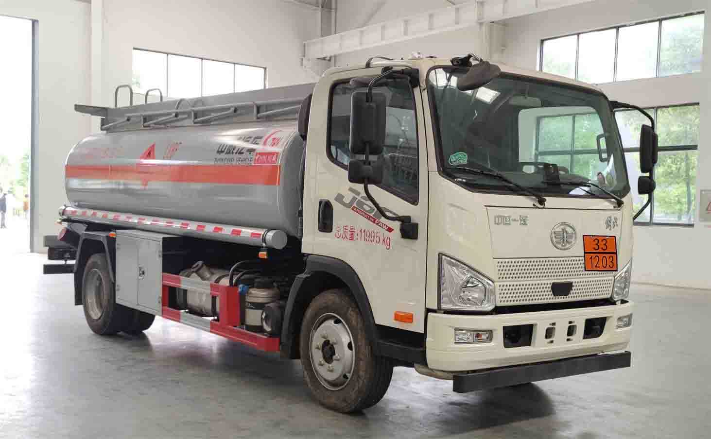 EZW5120GJYC6型加油车图片