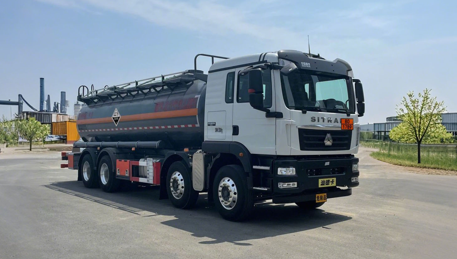 东驹牌LDW5328GFWZ6腐蚀性物品罐式运输车