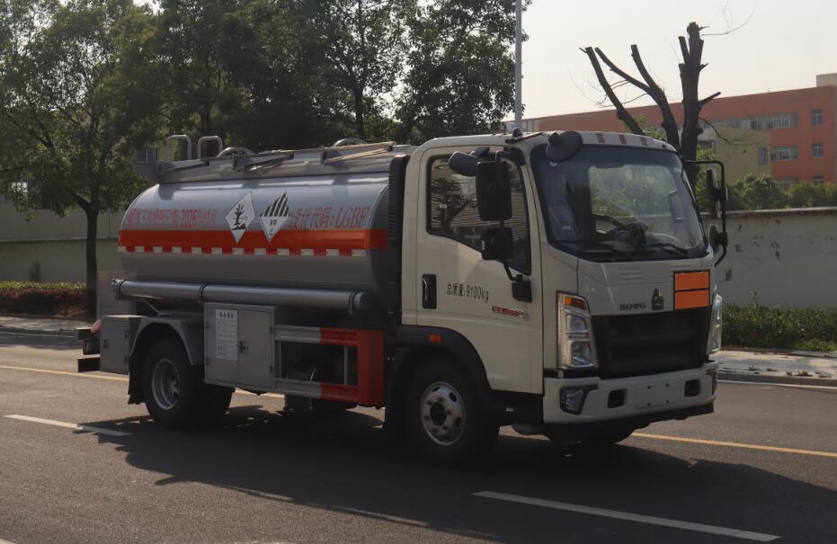 HLW5090GZWZ6型杂项危险物品罐式运输车图片