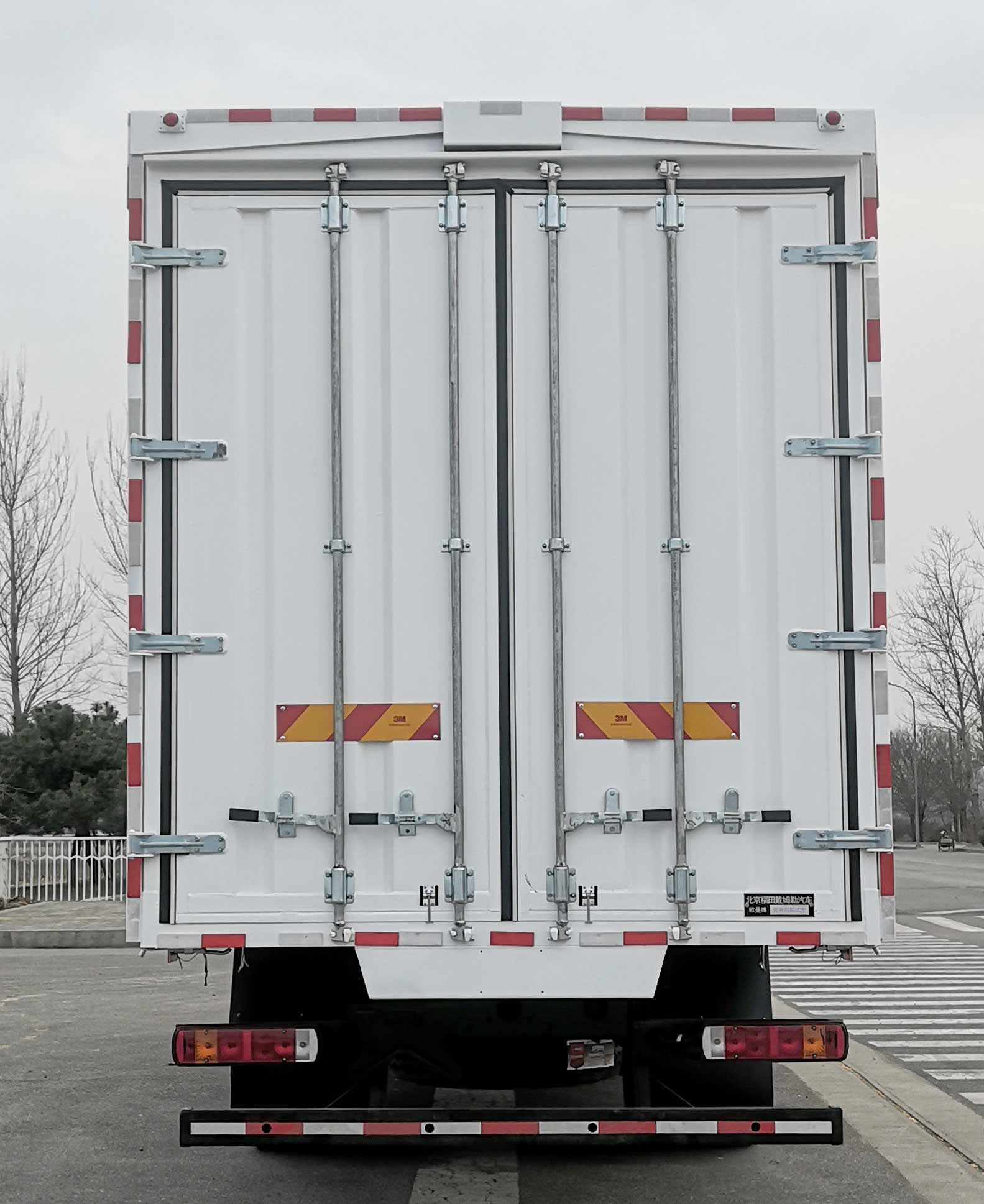 歐曼牌BJ5181XYKY6ANL-01翼開(kāi)啟廂式車(chē)公告圖片