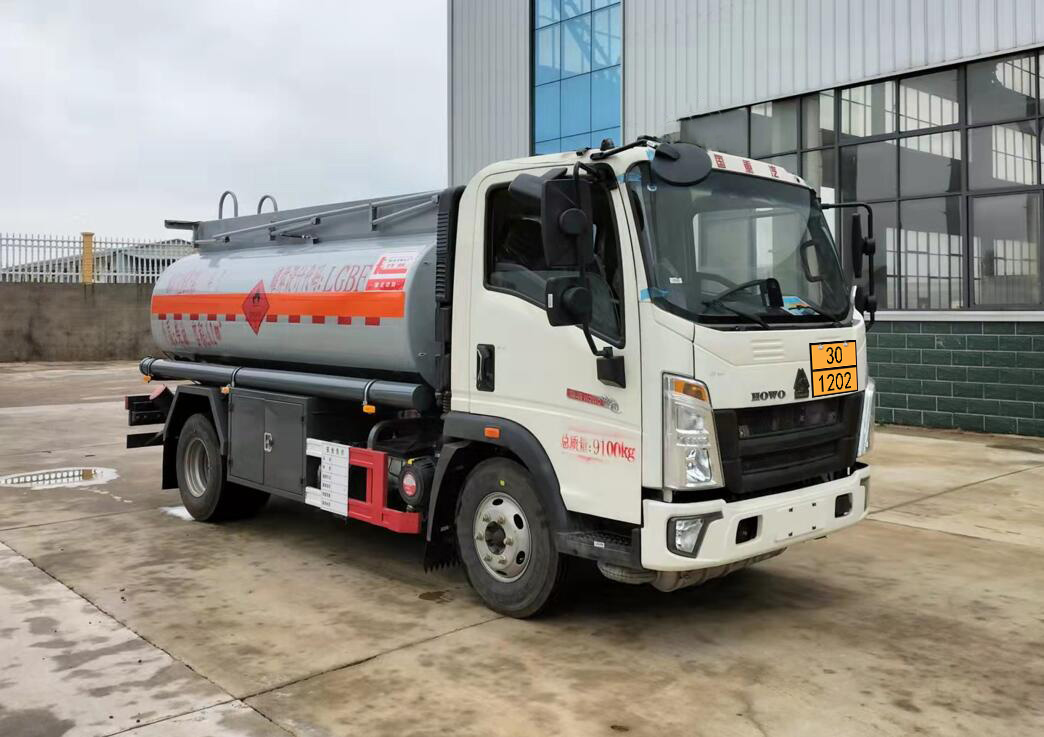 卡特利牌HTT5090GJYZZ6加油车